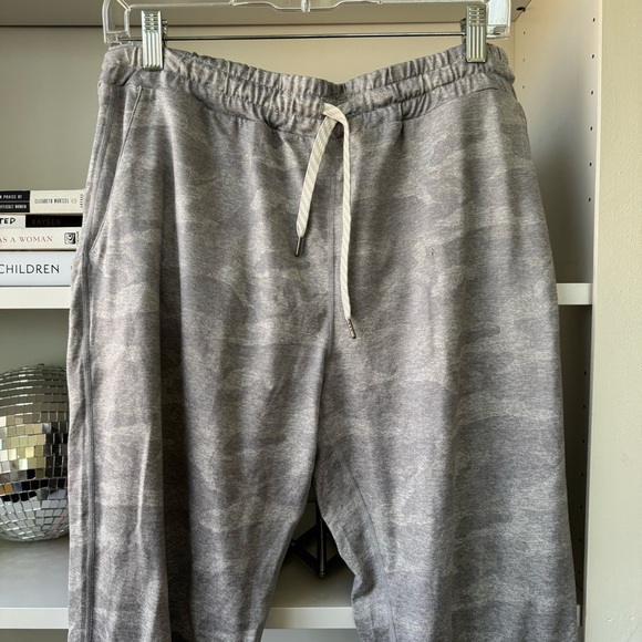 VUORI Dreamknit Performance Jogger Pants Pale Heather Camo - Picture 5 of 8